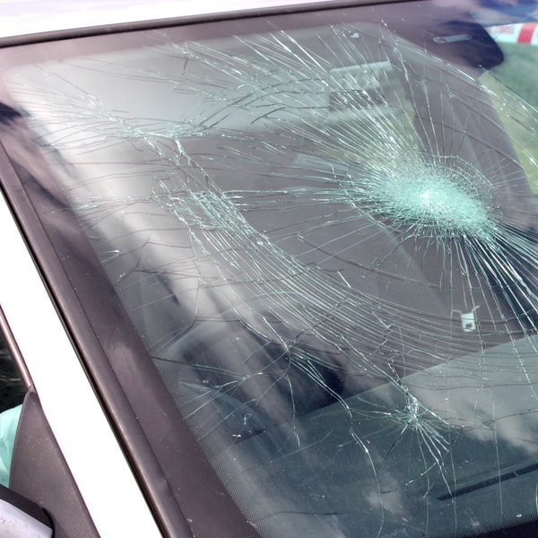 what auto glass replacement technician to contact and what is the price cost to fix broken windshield 